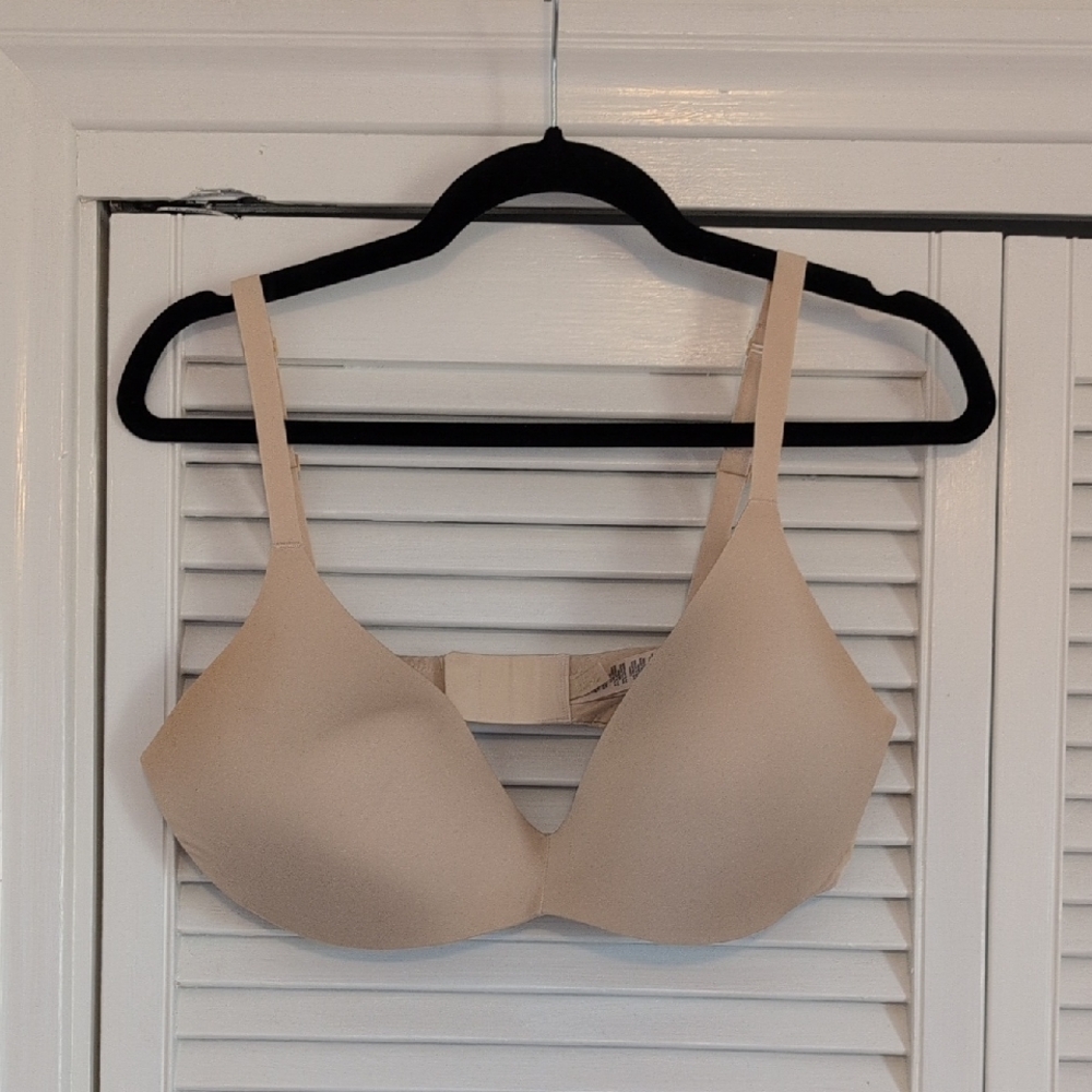 Skims Tan Wireless Bra